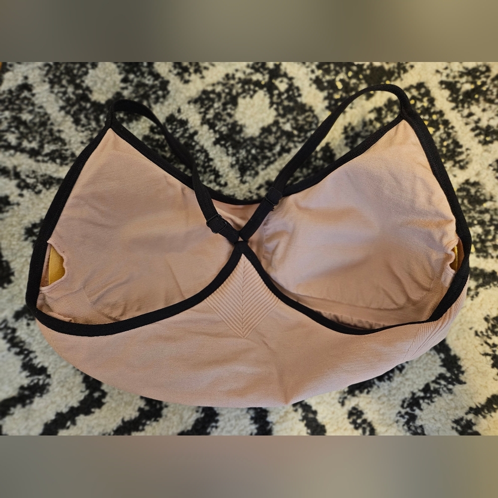 Avia Seamless Cami Bra - Picture 6 of 6